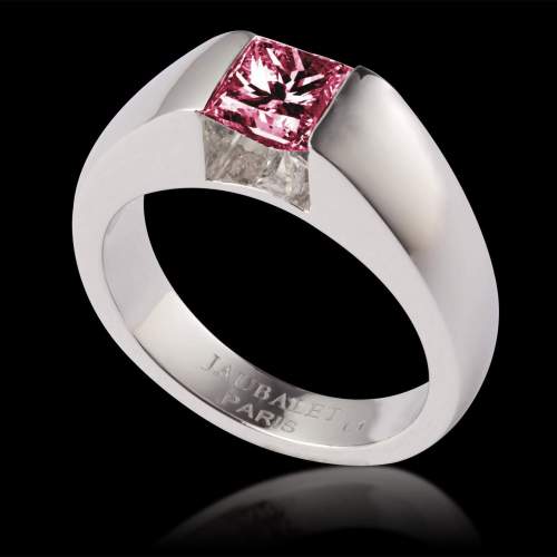 Bague solitaire rubis or blanc Pyramide